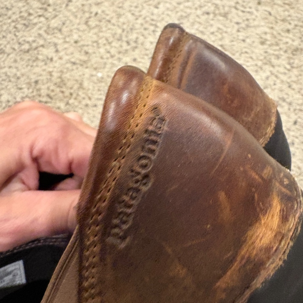 Patagonia Distressed Brown Clogs Size 8.5 - Picture 3 of 5
